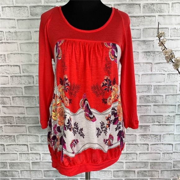 Free People | Red Viscose 3/4 Sleeve Butterfly Floral Button Back Top Tunic M - Picture 1 of 7
